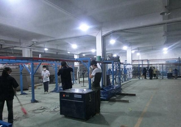 建德倉庫貨架靜電噴涂現(xiàn)場 建德倉庫貨架靜電噴涂現(xiàn)場
